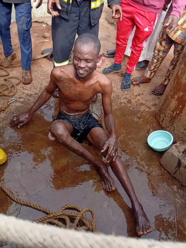 Oyo: 37-year-old man rescued from well in Saki as fire ravages residential building in Ogbomoso