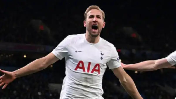 Tottenham boss Conte praises Kane for double assist