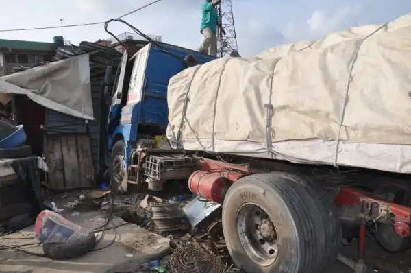 Truck fails brake, crushes three to death in Ogun