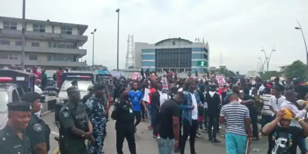 Akure Youths Chase Monarch Out Of Palace