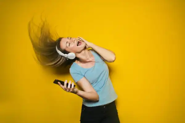 How to Experience 8D Audio with Your Headphones
