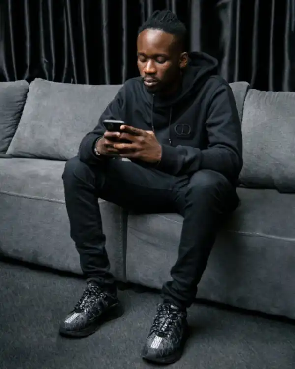 Mr Eazi Donates N5 million to African Students Stranded in Ukraine