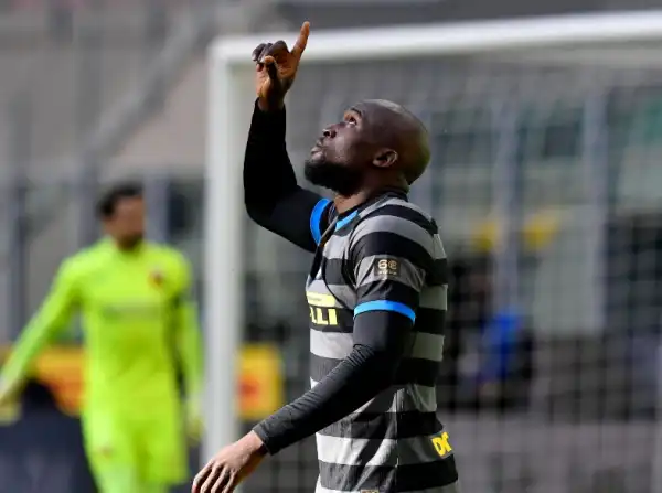 Manchester City poised to launch €100M move for superstar forward