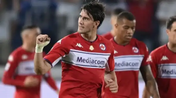Man City invited to bid for Fiorentina striker Vlahovic