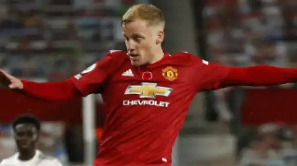 Agents offer Man Utd pair Van de Beek, Pogba to Barcelona