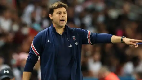 PSG coach Pochettino meets with Man Utd officials