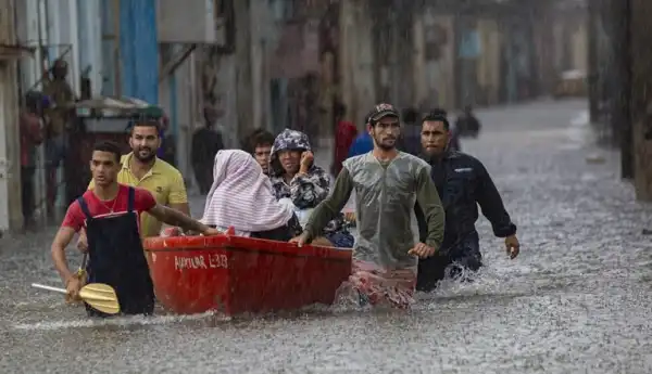 Three die, thousands displaced after downpour in Cuba