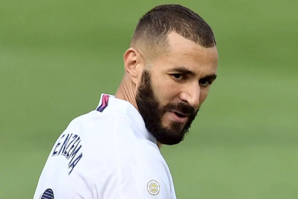 EPL: Man Utd take decision on signing Benzema
