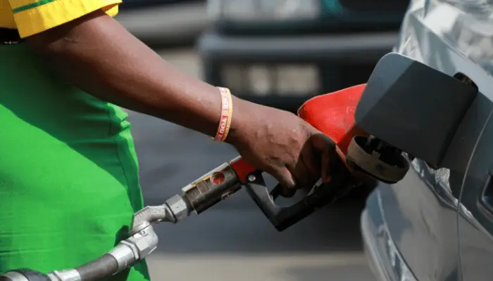 Fuel shortage grips Abuja after subsidy removal announcement