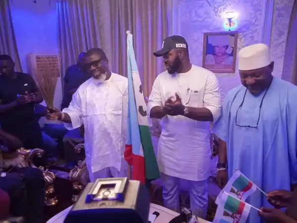 Ex-PDP House of Reps candidate, Alex Ogbe, Otukpo LG chairman, others welcome Ochacho to APC