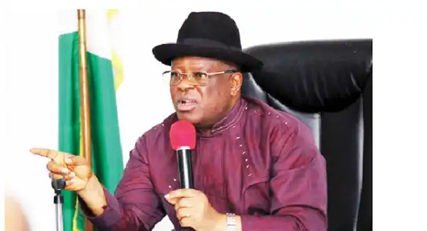 Umahi meets FG contractors, laments shoddy jobs