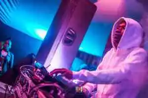 Mdu Aka TRP – Shaking (Original Mix)