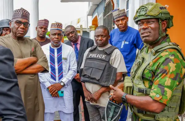 Kwara: Gov Abdulrazaq visits, sympathises with communities over bandits attacks