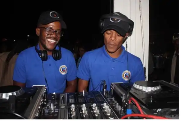 Ell Pee & Charity – Session Madness 0472 46th Episode