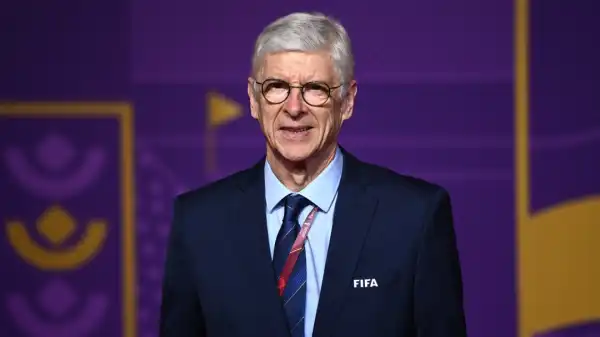 Arsene Wenger backs Arsenal to compete for Premier League title