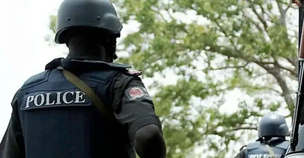 LMAO!! Drama As Angry Driver Chase Bribe-Seeking Policemen Off the Road With His Vehicle (Video)