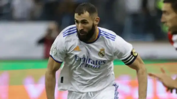 Real Madrid coach Ancelotti confident of new deal for Benzema