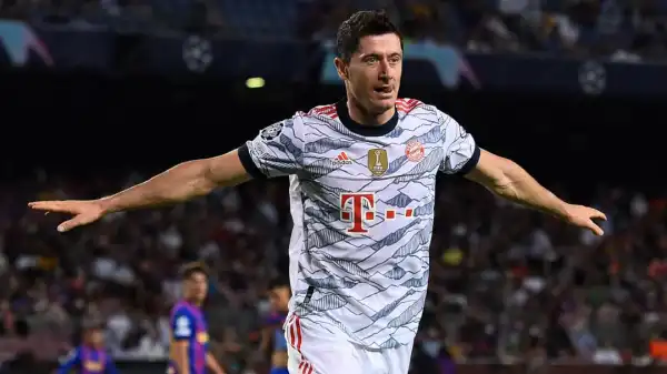 Bayern Munich director insists Robert Lewandowski situation is 