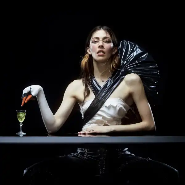 Caroline Polachek – Dang