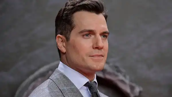Henry Cavill to Lead Warhammer 40,000 Series After Witcher & Superman Exit
