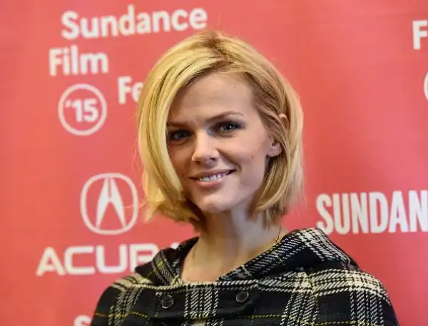 Biography & Career Of Brooklyn Decker