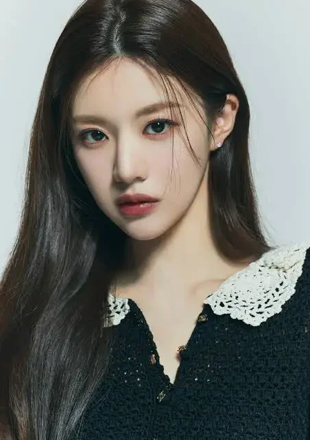 Biography & Career of Go Youn-jung