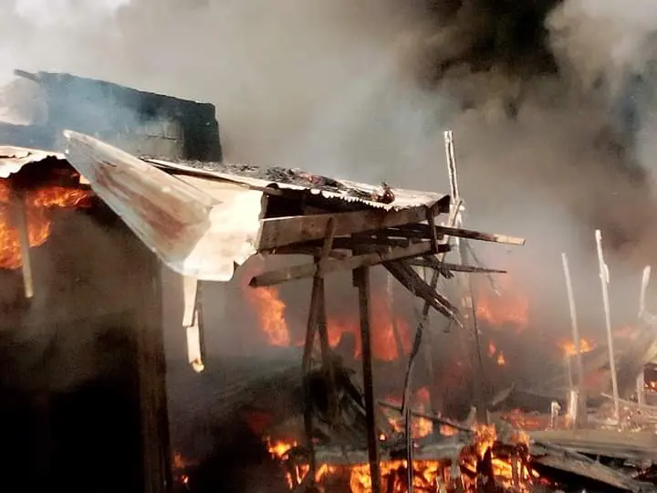 Fire razes Enugu timber market