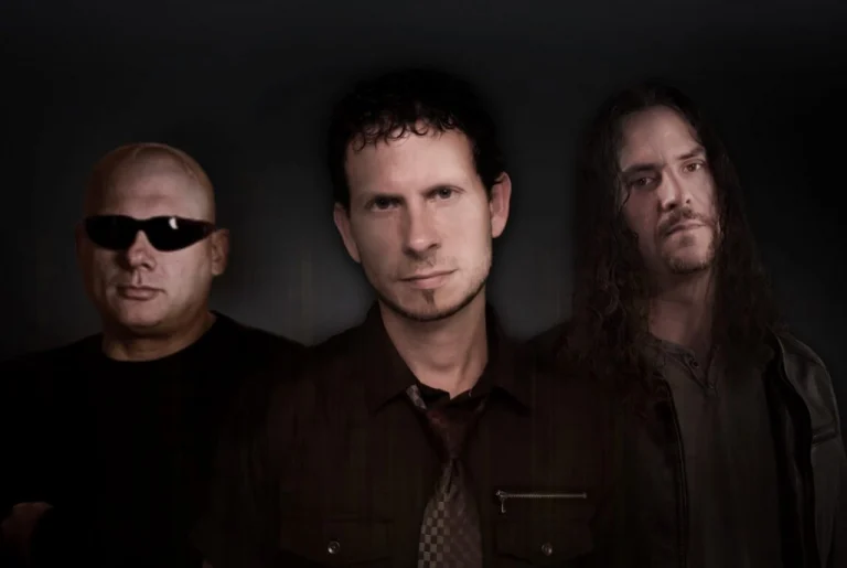 Love Like Gravity – Let It Go 