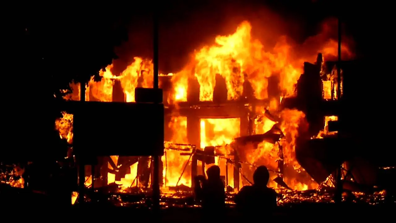 Six room residential building ravaged by fire in Ibadan
