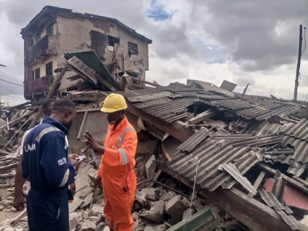 Lagos: Two-storey building collapses in Orile Iganmu