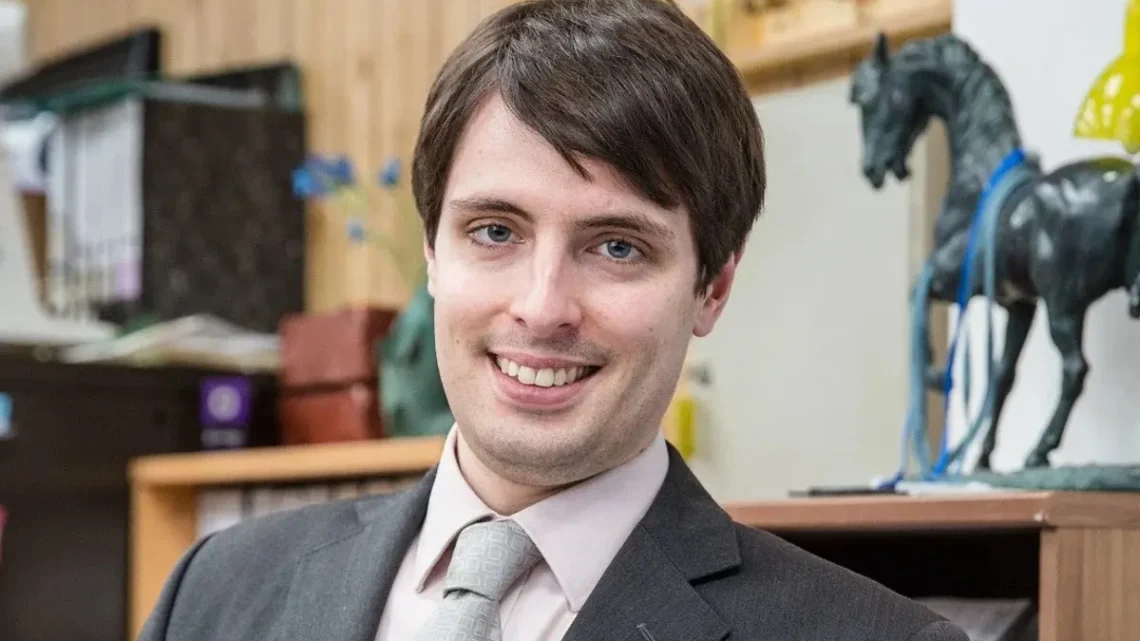 Age & Career Of Al Roberts