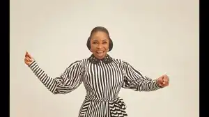 Tope Alabi – I Am Very Happy (Video)