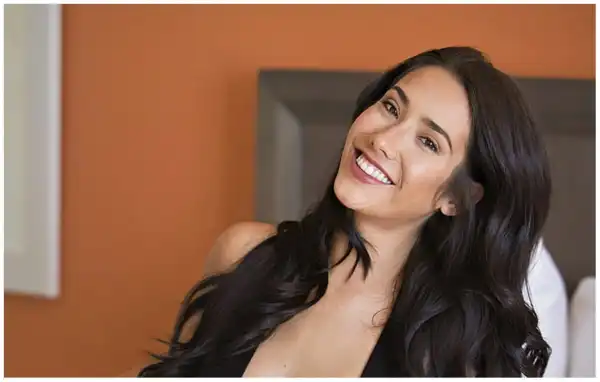Career & Net Worth Of Eva Lovia