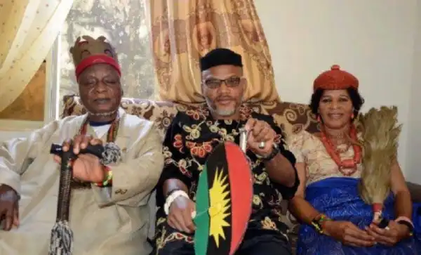 Soldiers Storm Nnamdi Kanu’s Home, Block Entrance To His Residence