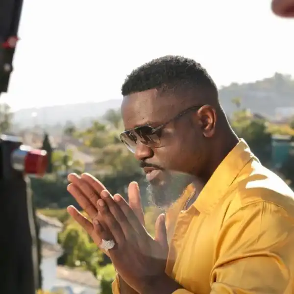 ‘I’ve Never Said I’m King Of Azonto’ – Sarkodie Clarifies