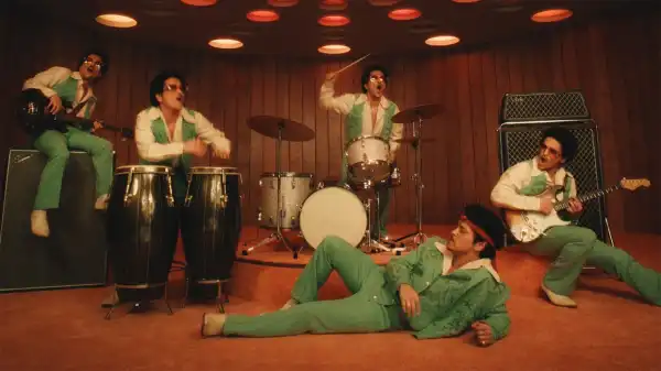 Bruno Mars - I Just Might (Video)