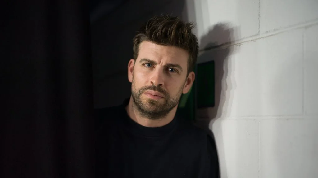 Rooney vs Suarez: Gerard Pique picks better player