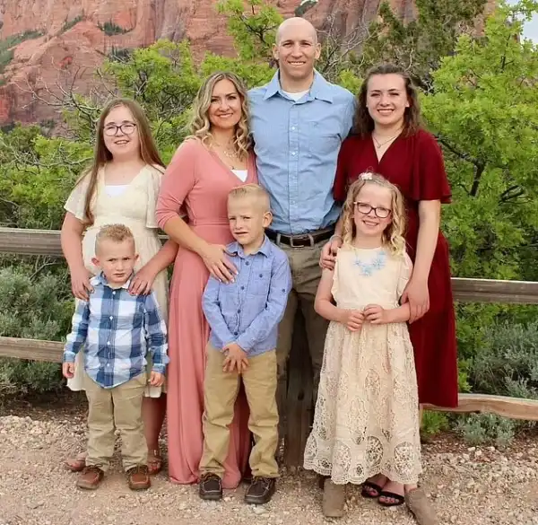 Man Kills His 5 Children, Wife, Mother-In-Law, Then Commits Suicide, Blames Wife In Suicide Note
