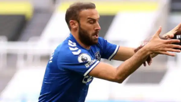 Everton consider handing Tosun free transfer