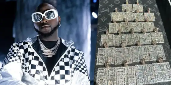 Davido Shows Off Customized Diamond Pendants For Crew Members (Video)