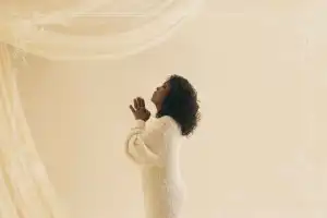 CeCe Winans – At The Cross