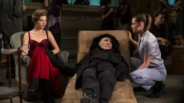 Crimes of the Future: Neon Sets Release Date for David Cronenberg Pic