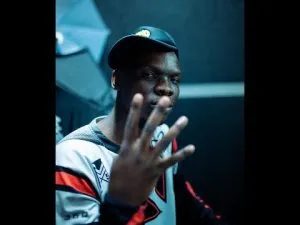 Blxckie – CAGE