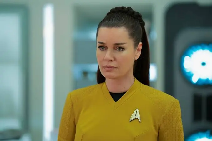 Biography & Net Worth Of Rebecca Romijn