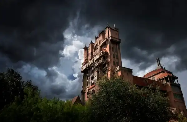 Scarlett Johansson to Star In and Produce Disney’s Tower of Terror Film