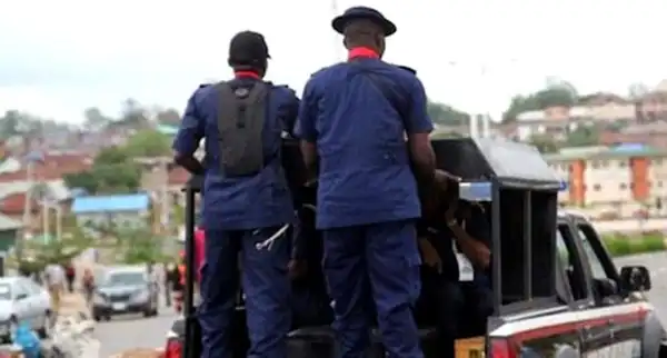 Woman arrested for allegedly stealing N500,000 bundle of fabrics in Kwara