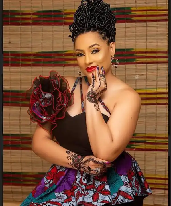 Biography & Net Worth Of Lilian Bach
