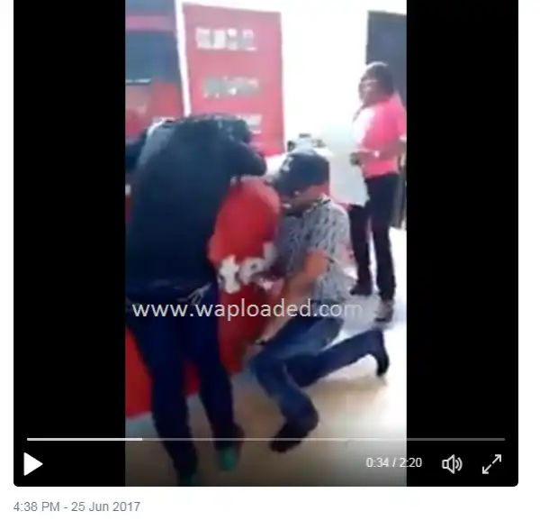 Video: This is Why you should not propose to a lady in Public (She delays Approval)
